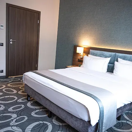 Dąbrowa Górnicza-katowice, An Ihg Hotel