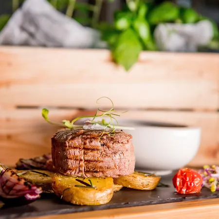 Dabrowa Gornicza-katowice By Ihg 호텔 4*