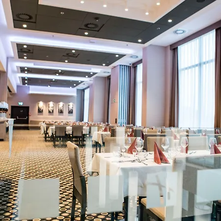 Dabrowa Gornicza-katowice By Ihg 호텔 4*