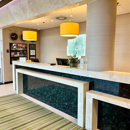 Dabrowa Gornicza-katowice By Ihg 4* Домброва-Гурнича