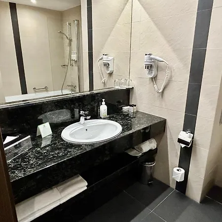 Отель Dabrowa Gornicza-katowice By Ihg Домброва-Гурнича