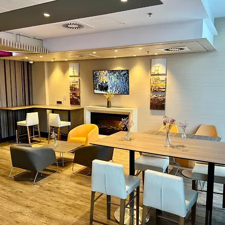 Dabrowa Gornicza-katowice By Ihg Домброва-Гурнича
